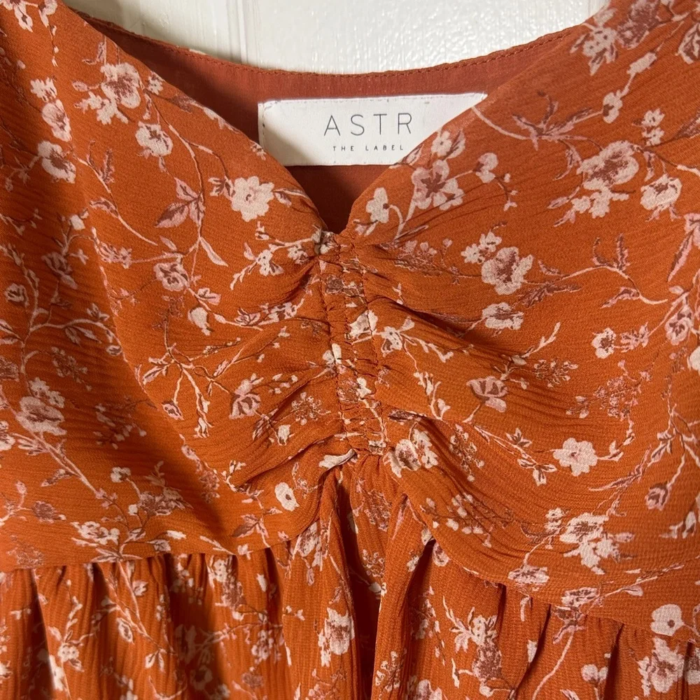 ASTR The Label Rust Floral Sweetheart Peplum Top XS Long Sleeve Ruched Blouse